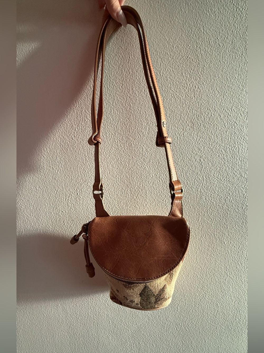 Vintage Tommy Bahama Brown Leather-Trim Tapestry Shoulder Bag with Leaf Motif